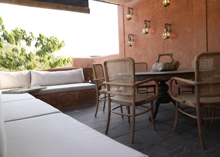 The Rose Moon - * Uluwatu (Bali)